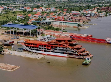 Hạ thủy siêu du thuyền Amorasae: Công trình chào mừng Quảng Ninh trở thành Thành phố trực thuộc Trung ương