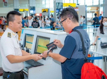 Giá vé máy bay bất ngờ 'hạ nhiệt' dịp Quốc khánh 2/9