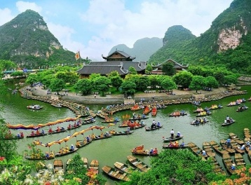 Du lịch Ninh Bình tăng trưởng mạnh, doanh thu 8 tháng vượt 20.600 tỷ đồng
