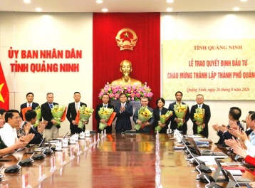 Quảng Ninh trao quyết định đầu tư 16 dự án với tổng vốn khoảng 16.075 tỷ đồng