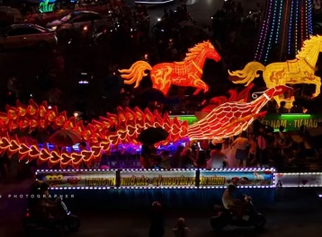 Từ những chiếc đèn trong ngõ nhỏ đến mùa Trung thu rực rỡ của Thành Tuyên
