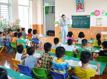 Trẻ 5–6 tuổi được miễn, giảm học phí theo quy định phổ cập giáo dục mầm non