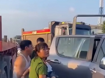 Lãnh đạo Bộ Công an gửi thư khen cán bộ Công an Thanh Hóa kịp thời cứu cháu bé bị tai nạn giao thông