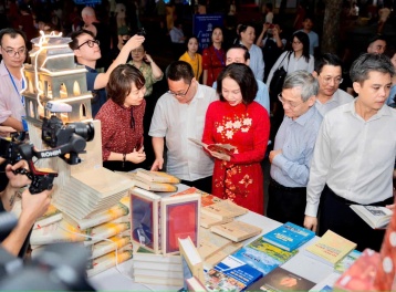 Khai mạc Hội Sách Hà Nội 2026: “Sách mở tri thức-Công nghệ dẫn tương lai”