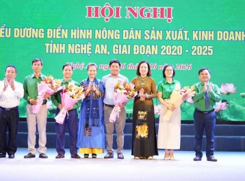 Nghệ An biểu dương 130 hộ nông dân sản xuất, kinh doanh giỏi tiêu biểu