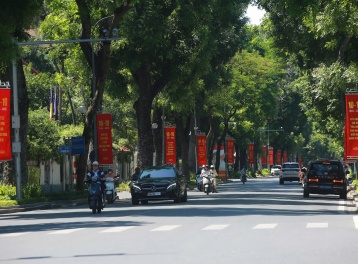 Hà Nội rực rỡ sắc đỏ chào mừng 72 năm Ngày Giải phóng Thủ Đô 10/10