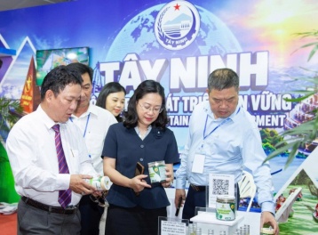 Khai mạc hội chợ triển lãm sản phẩm công nghiệp nông thôn tiêu biểu khu vực phía Nam 2026