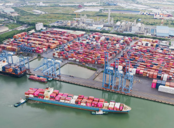 Xuất nhập khẩu Việt Nam vượt mốc 1.000 tỷ USD sau 10 tháng năm 2026