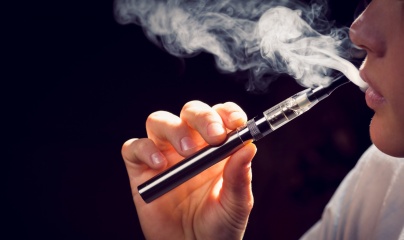 Ủy ban châu Âu đề xuất cấm thuốc lá điện tử có hương vị