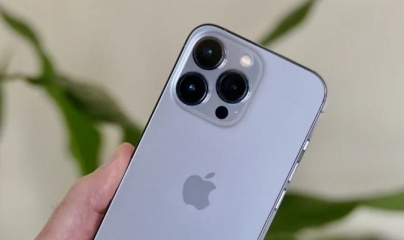 iPhone 15 Pro Max màu Titan tự nhiên hút khách Việt 