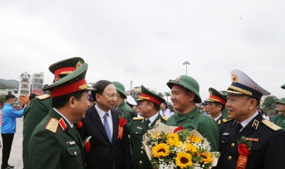 Hơn 2.100 thanh niên Quảng Ninh phấn khởi lên đường nhập ngũ