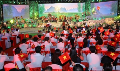 Thanh Hóa: Hàng nghìn người dân tham dự điểm cầu “Dưới lá cờ quyết thắng”