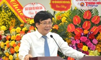 Nhà báo Hồ Quang Lợi ra mắt sách “Người trên đường đời” nhân dịp kỷ niệm 99 năm Ngày Báo chí Cách mạng Việt Nam