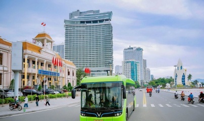 Người dân và du khách Nha Trang hào hứng trải nghiệm buýt điện VinBus