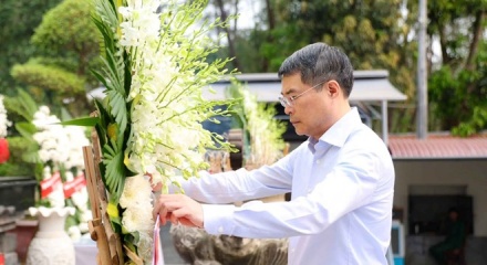 Thủ tướng Lê Minh Hưng dâng hương tại Di tích Ngã ba Đồng Lộc