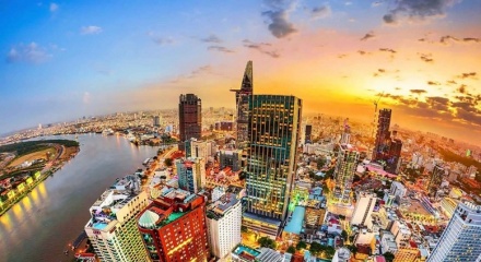 Việt Nam từ nền kinh tế lạc hậu đến “ngôi sao tăng trưởng” toàn cầu