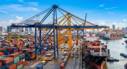 Xuất nhập khẩu Việt Nam sẽ cán mốc kỷ lục 920 tỷ USD