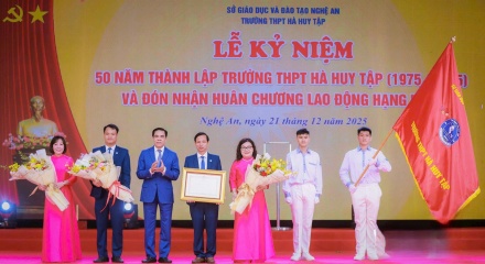 Nghệ An: Trường THPT Hà Huy Tập kỷ niệm 50 năm thành lập, đón nhận Huân chương Lao động hạng Nhất