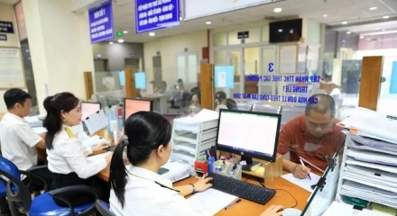 Thủ tướng chỉ đạo hoàn thành cắt giảm tối thiểu 30% điều kiện kinh doanh trước 31/12/2025