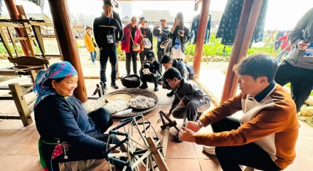 Đánh thức tiềm năng du lịch làng nghề