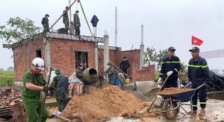 Thủ tướng chỉ đạo tập trung khắc phục hạ tầng, khôi phục sản xuất sau bão lũ tại miền Trung