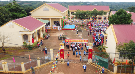 Hỗ trợ 450.000 đồng/tháng và 8kg gạo cho học sinh xã biên giới