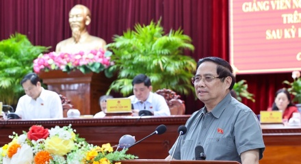 Thủ tướng nêu 6 nhóm nhiệm vụ, giải pháp triển khai chủ trương, chính sách y tế, giáo dục