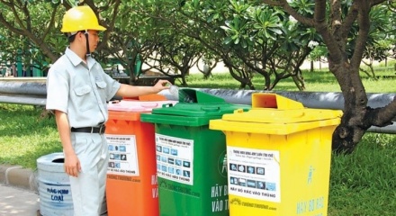 Hà Nội: Sẽ bị từ chối thu gom nếu không phân loại rác thải
