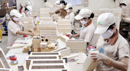 Xuất khẩu gỗ cán mốc 17,2 tỷ USD, đồ gỗ nội thất tiếp tục là 'trụ cột'