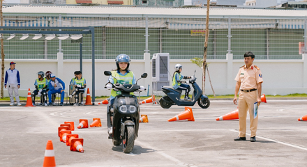Bộ Công an bỏ bài thi hình số 2 khi sát hạch bằng lái xe máy