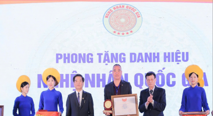 Nghệ nhân Quốc gia Ngô Doãn Quý và sự kết hợp độc đáo giữa gốm sứ cổ và bonsai cây cảnh nghệ thuật