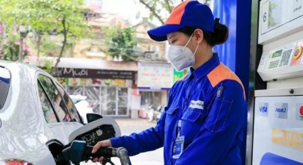 Dự báo giá xăng giảm nhẹ trong kỳ điều hành ngày mai 22/1