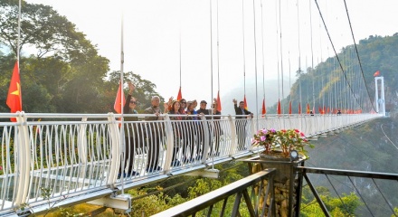 Mộc Châu Island - Cầu kính Bạch Long, điểm đến trong hành trình du lịch Tây Bắc