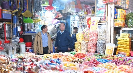 Hà Nội quyết liệt ngăn chặn thực phẩm bẩn, hàng lậu trước Tết Bính Ngọ