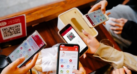 Thuê bao di động phải xác thực sinh trắc học và VNeID