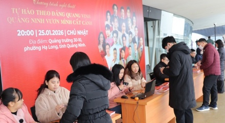 Người dân háo hức đổi vé Concert Quảng Ninh