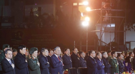 Lãnh đạo Đảng, Nhà nước dự cầu truyền hình kỷ niệm 85 năm Ngày Bác Hồ về nước