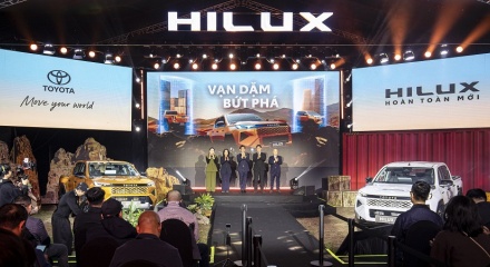 Toyota Hilux 2026 ra mắt tại Việt Nam, giá từ 632 triệu đồng