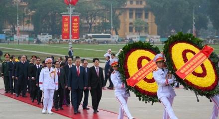 Lãnh đạo Đảng, Nhà nước vào Lăng viếng Chủ tịch Hồ Chí Minh nhân kỷ niệm 96 năm Ngày thành lập Đảng