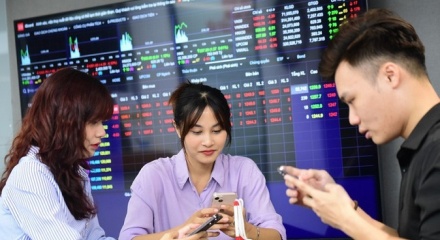 Tài khoản lập mốc 12,1 triệu, thị trường chứng khoán tích cực trong tháng 1/2026