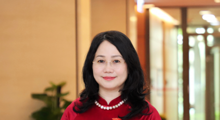 Bà Lâm Thị Phương Thanh giữ chức Bộ trưởng Bộ Văn hóa, Thể thao và Du lịch.