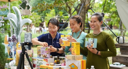 Định hình nền tảng mới cho thương mại điện tử xuyên biên giới