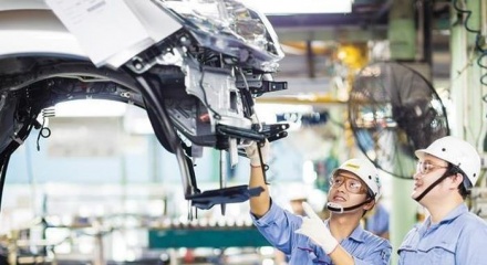Gỡ 'điểm nghẽn' nội địa hóa, nâng tầm chuỗi cung ứng ô tô