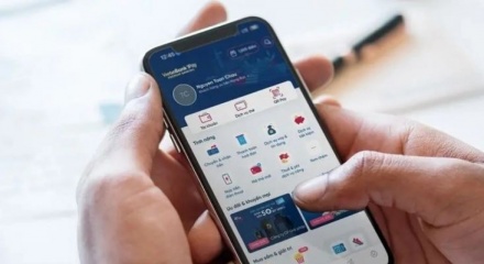 Ngân hàng nào ngừng chuyển tiền nhanh trên 500 triệu đồng?