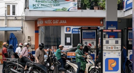 Giá xăng dầu đồng loạt giảm, dầu diesel giảm hơn 3.000 đồng/lít
