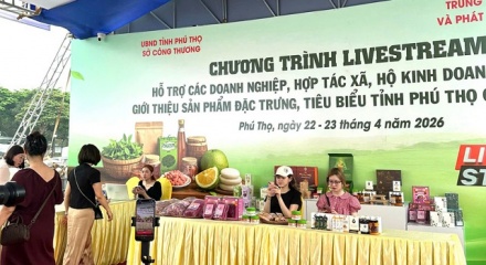 Đặc sản Đất Tổ 'bùng nổ' đơn hàng nhờ livestream và công nghệ số 