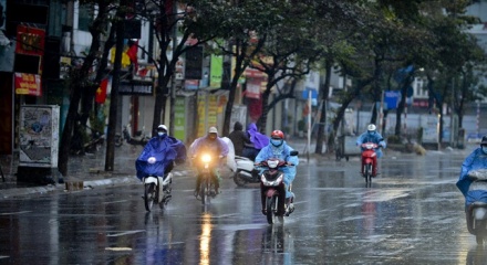 Dự báo thời tiết ngày 24/4: Bắc Bộ và Trung Bộ có mưa dông vài nơi