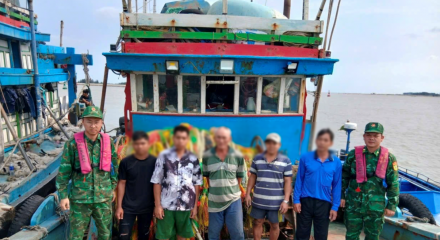 Hải đoàn Biên phòng 38 bắt giữ 2 phương tiện vận chuyển trái phép khoảng 15.000 lít dầu DO