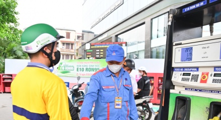Bộ Công Thương yêu cầu địa phương siết chặt giám sát triển khai xăng E10