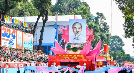 Tư tưởng Hồ Chí Minh soi sáng hành trình phát triển đất nước